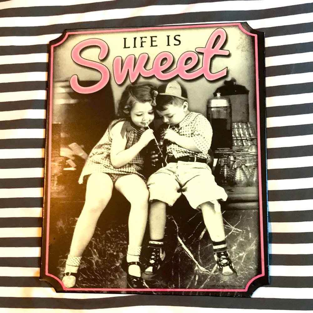 Tin sign